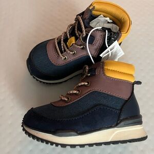 NWT Toddler boots